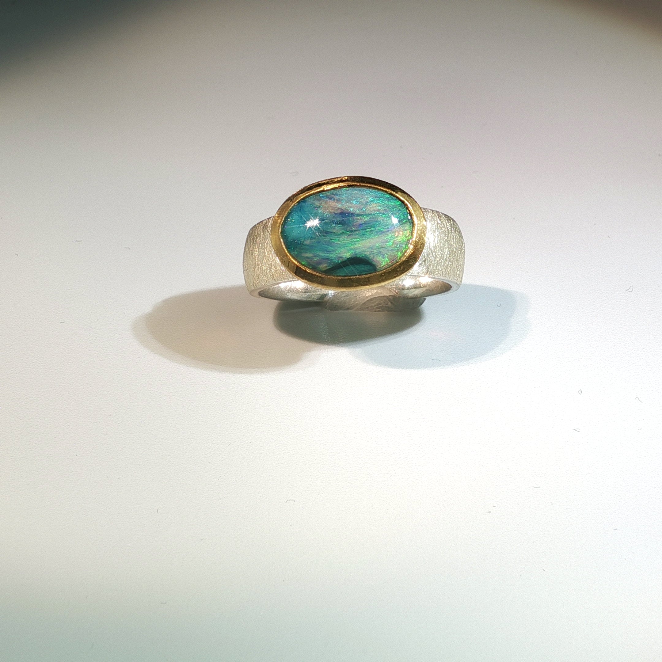 Eleganter Schwarzopal Ring