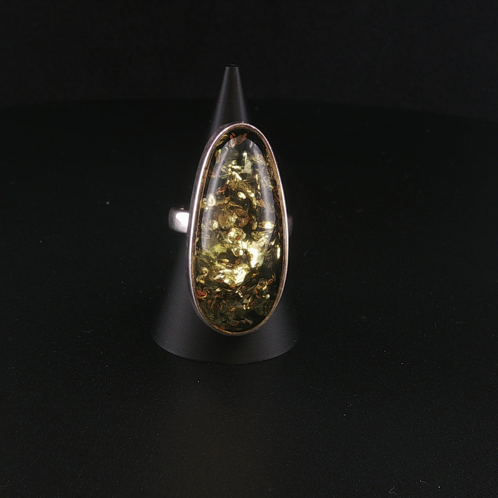 Grüner Bernstein Ring