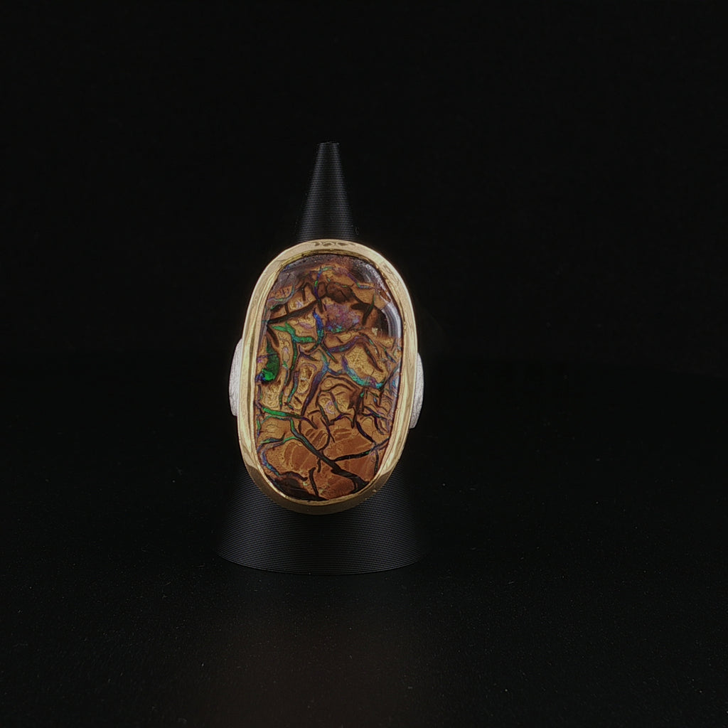 exklusiver Boulder-Opal Ring
