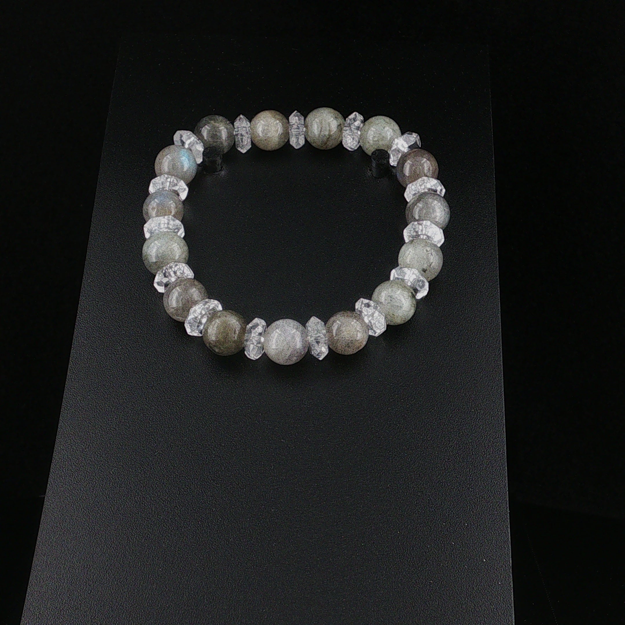 Edelstein-Armband aus Labradorit-Beads und facettiertem Bergkristall