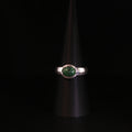Solitärring aus Silber mit grünem Jade-Edelstein
