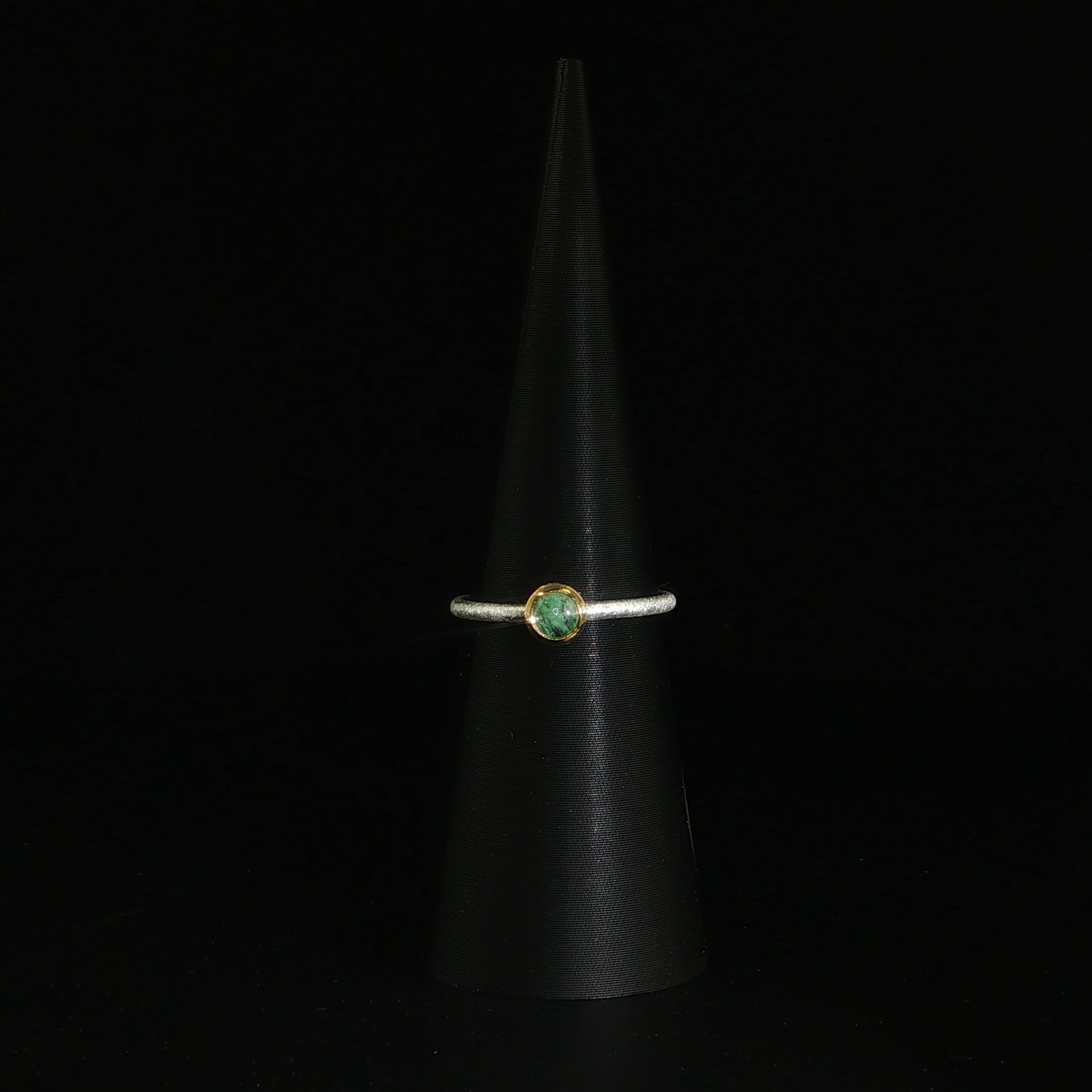 Solitärring mit Smaragd in Silber