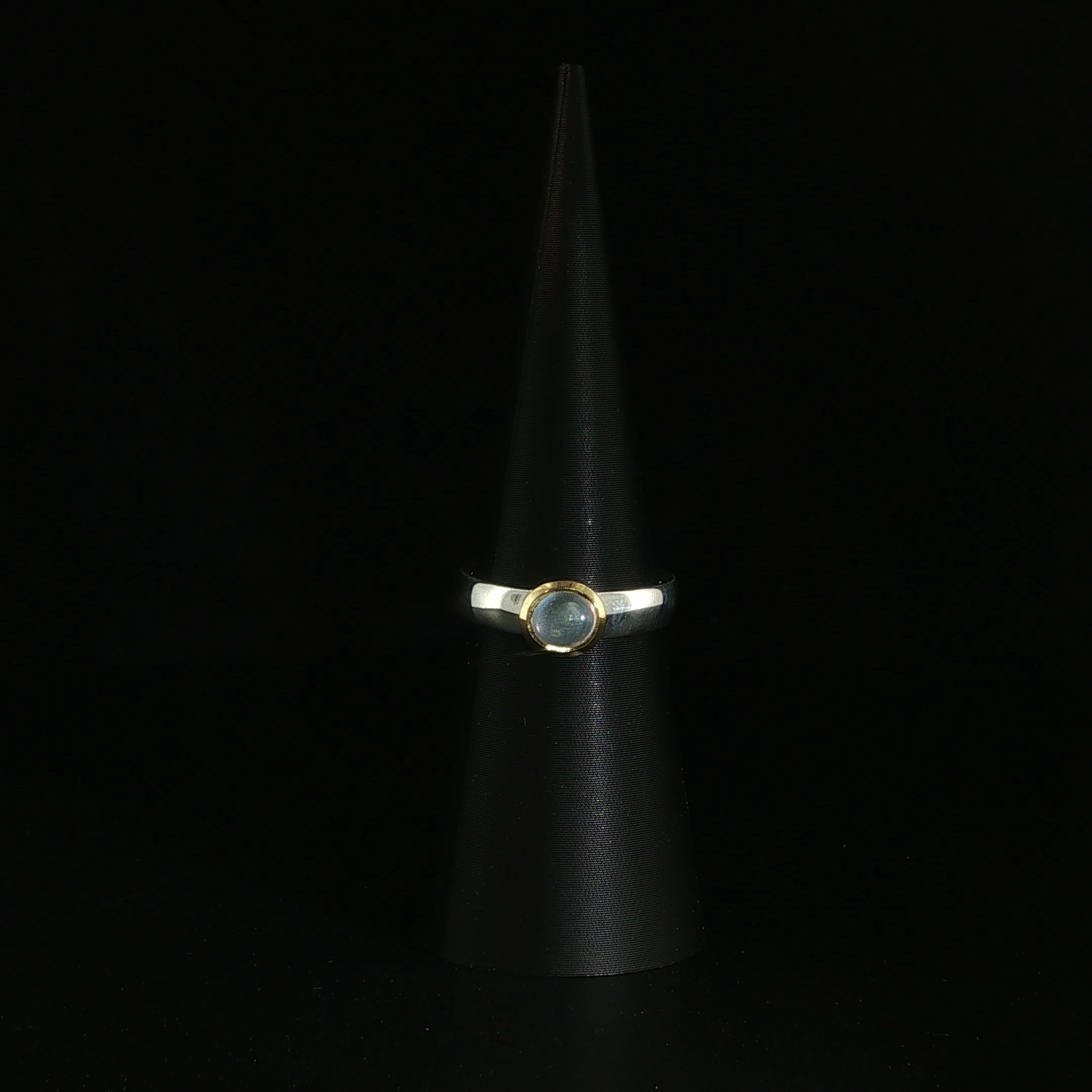 Mondstein Solitärring — Silber