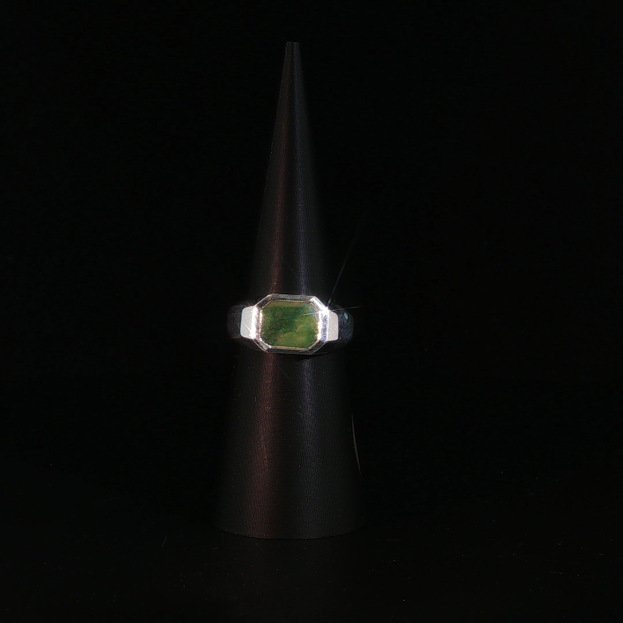 Siegelring aus Silber mit Jade