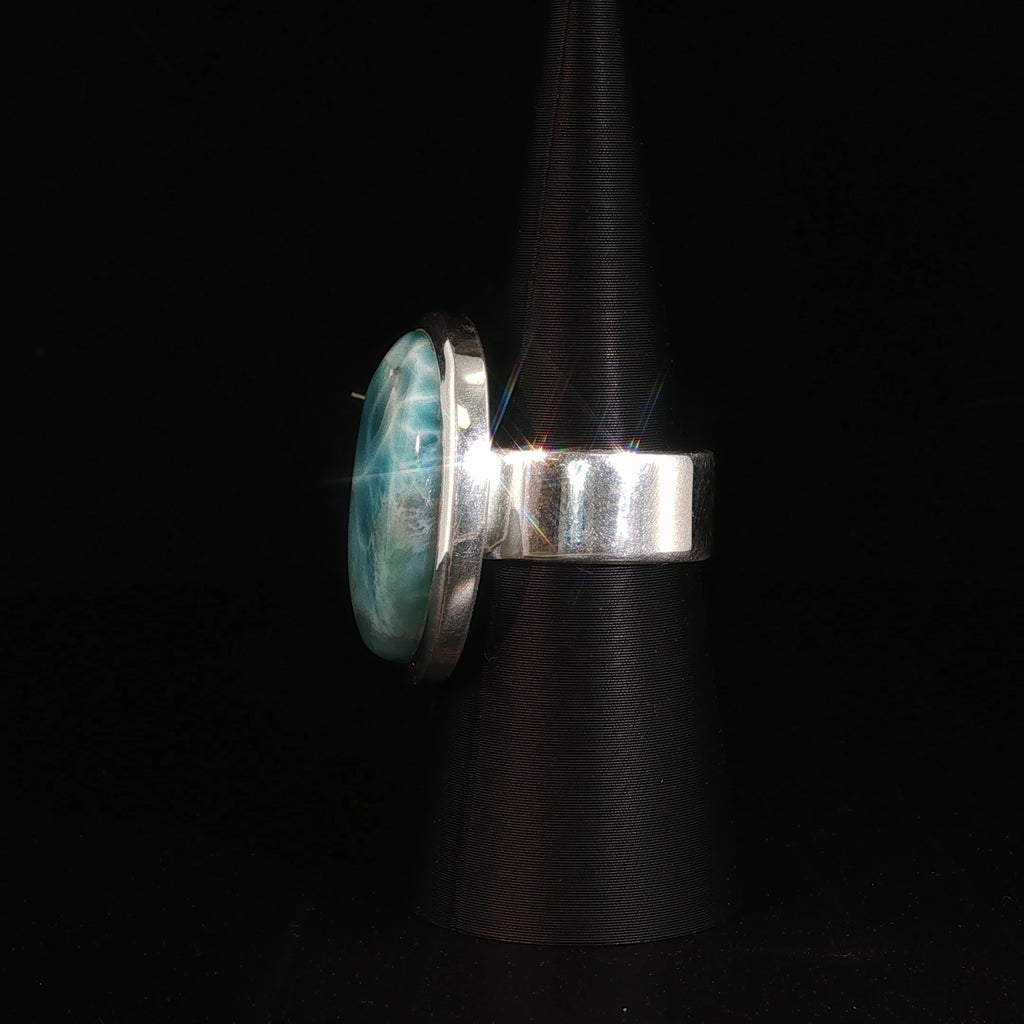 Silberring mit grossem ovalen Larimar