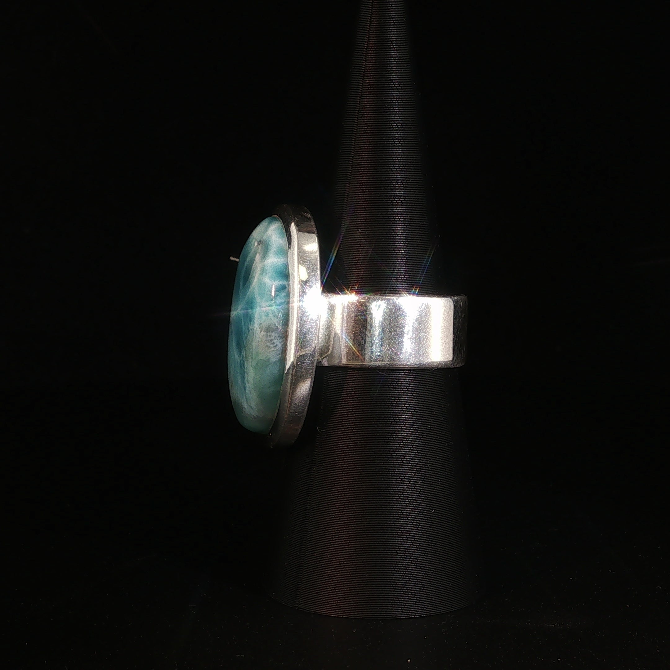 Silberring mit grossem ovalen Larimar