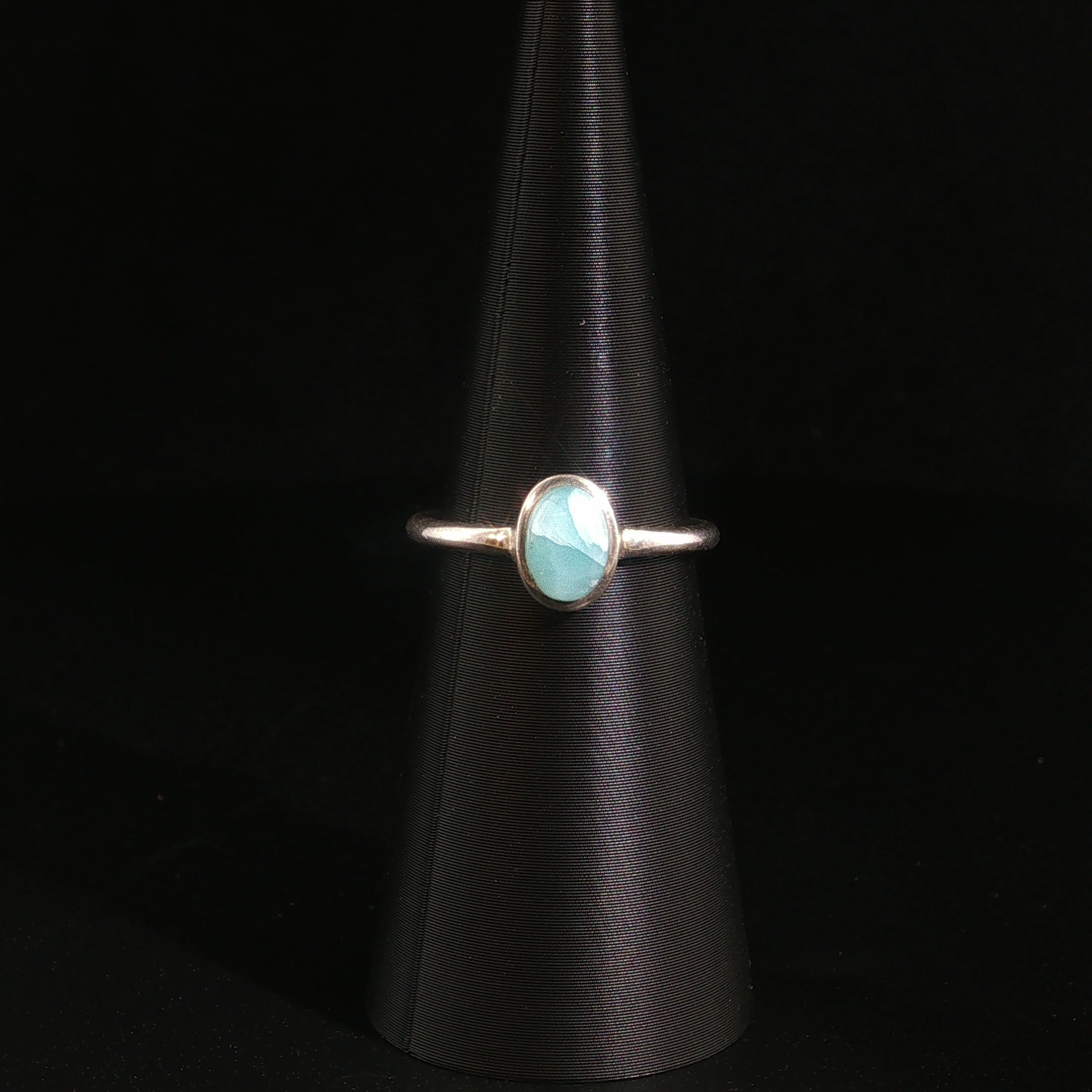 Eleganter Solitärring aus Silber mit ovalem Aquamarin