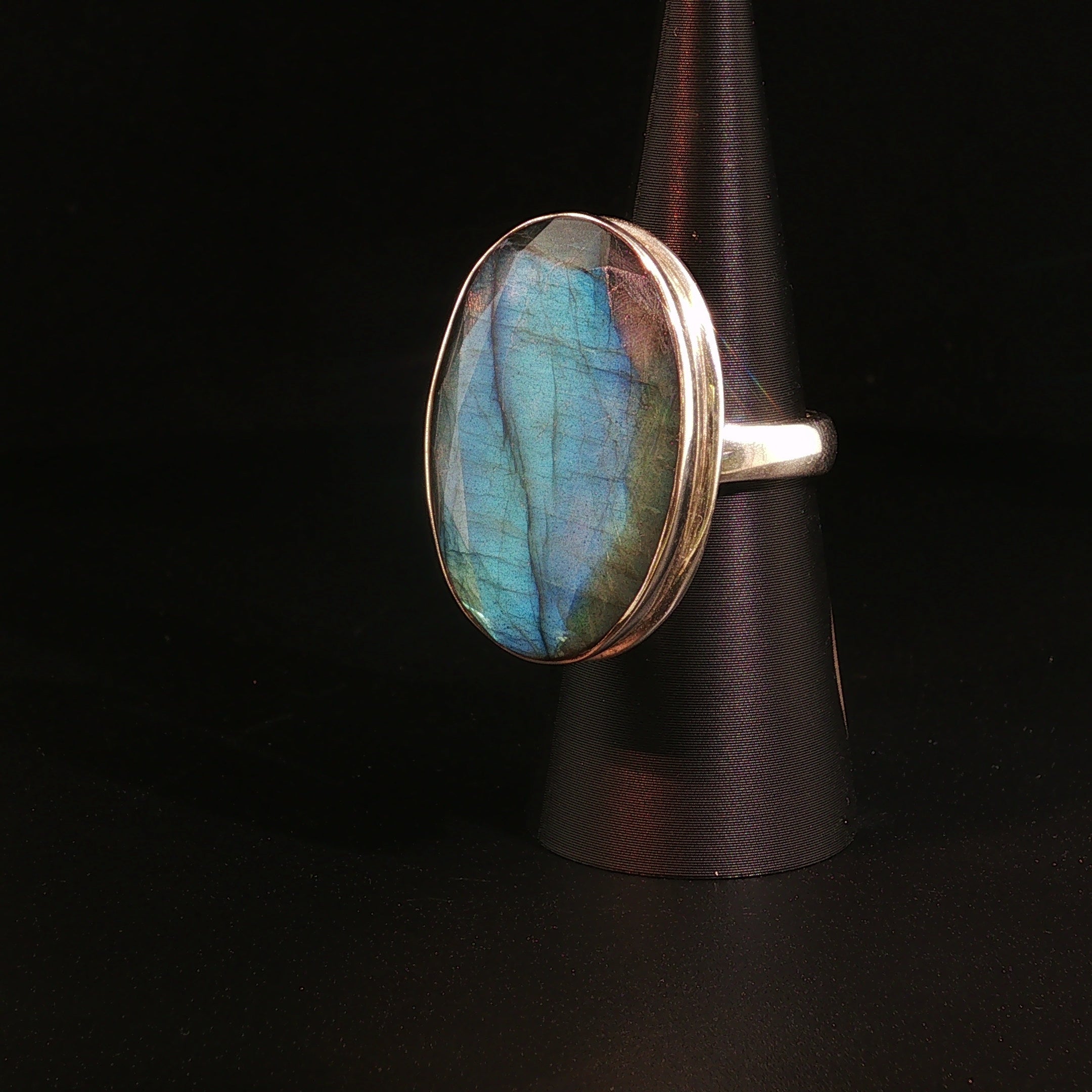markanter Labradorit Ring