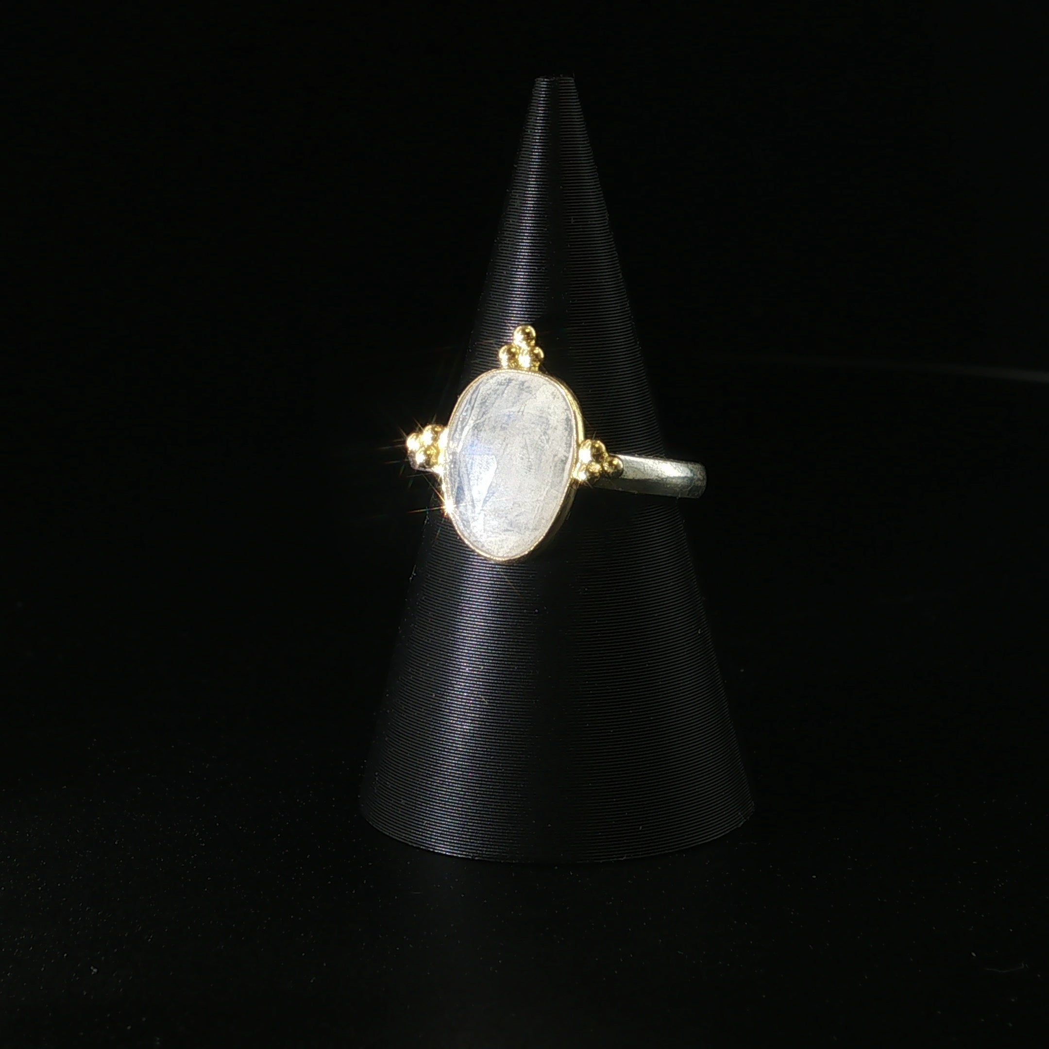 Mondstein Ring