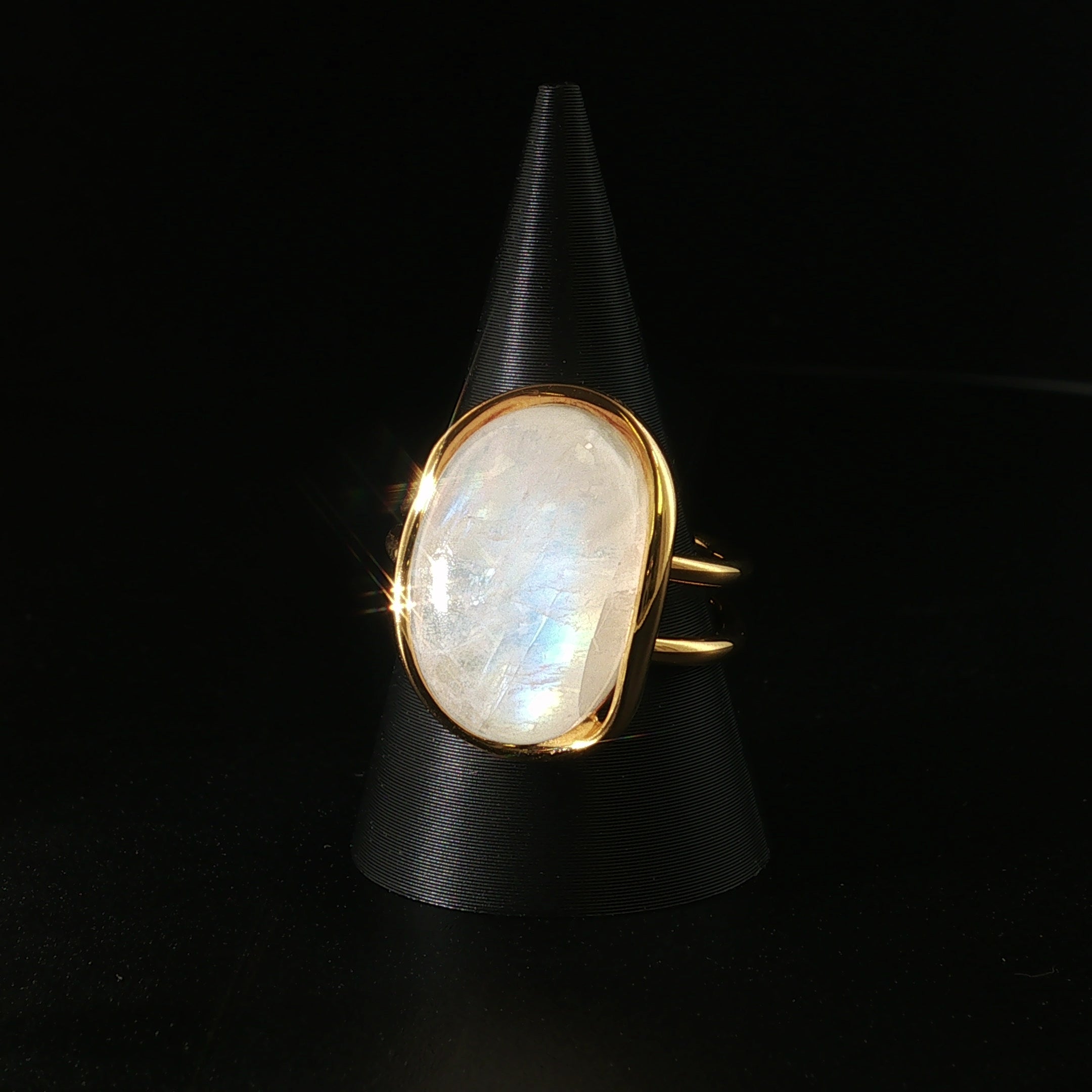 Mondstein Ring