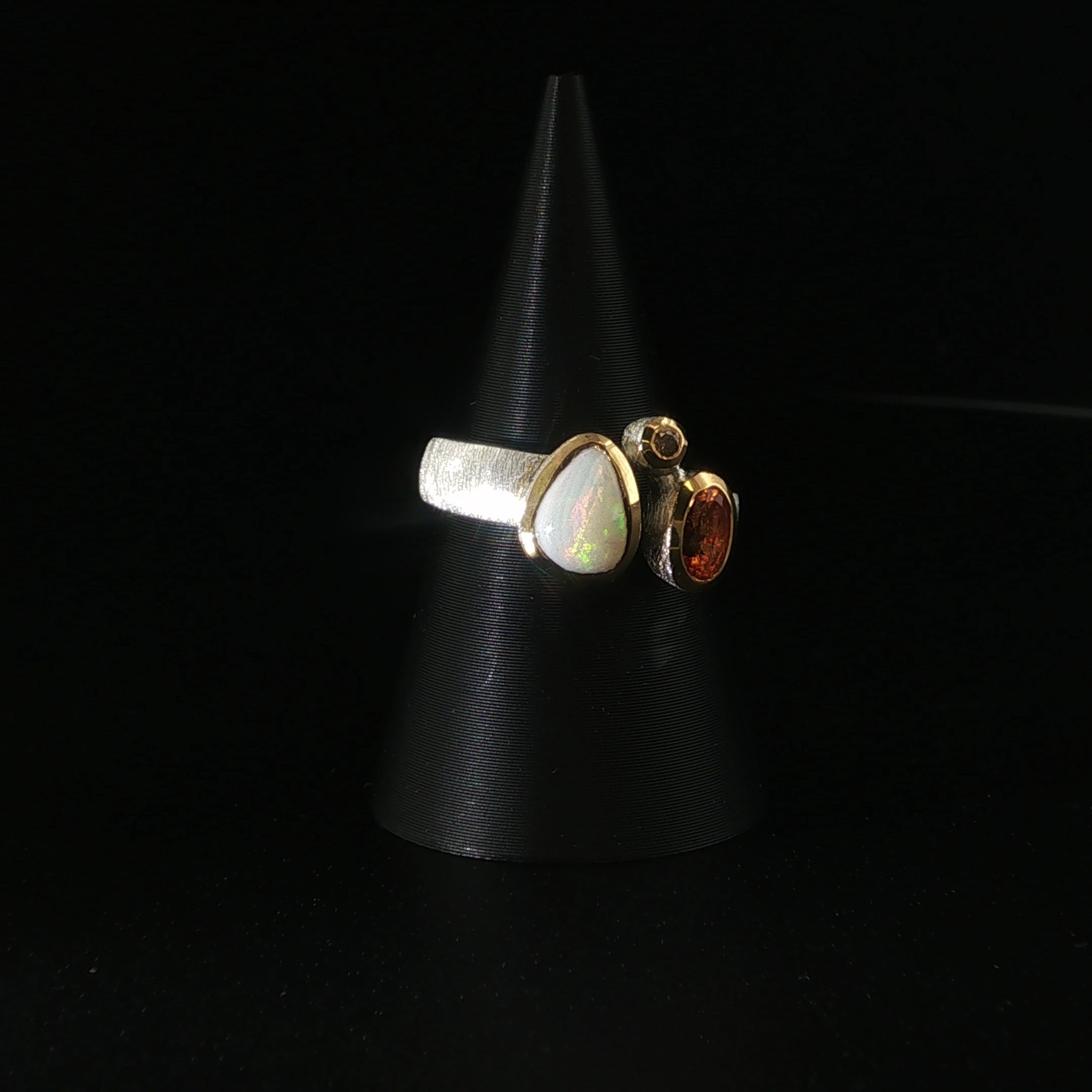 Edelopal & Mandaringranat Ring