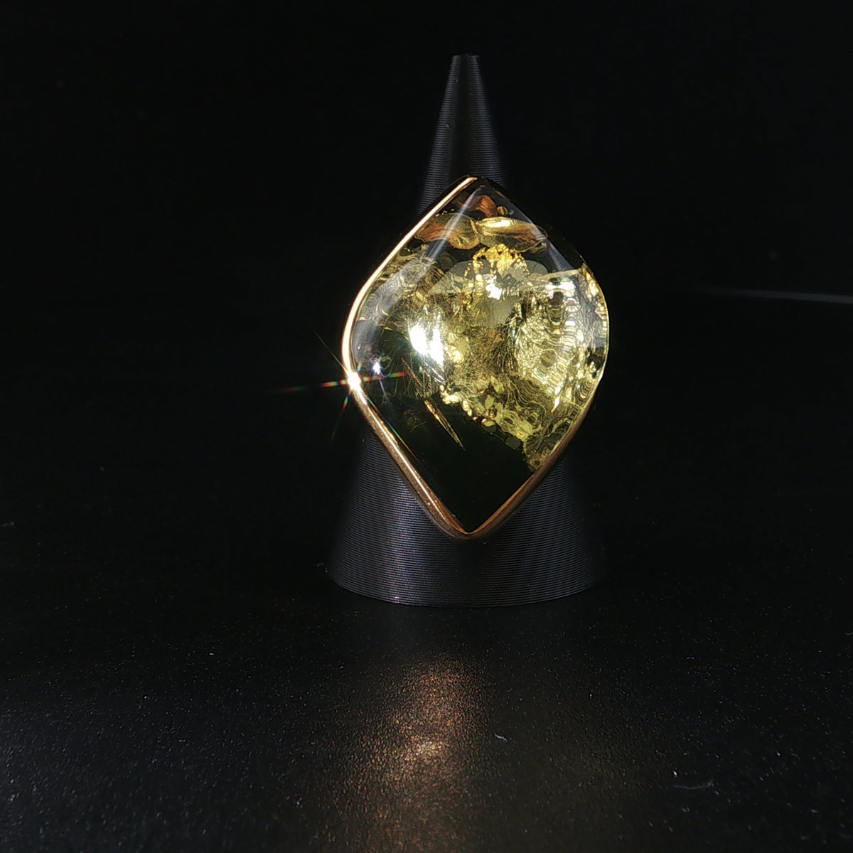 grüner Bernstein Ring
