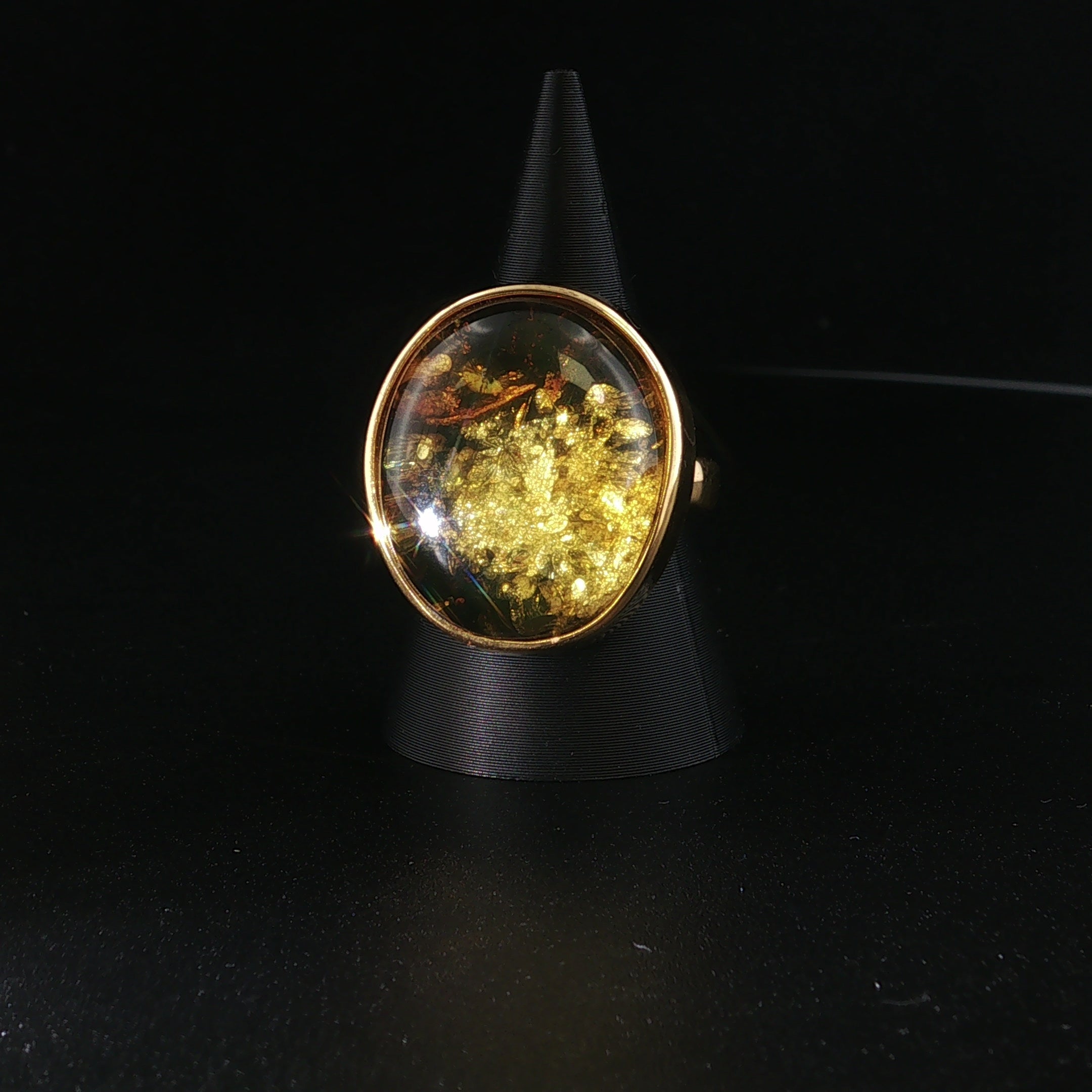 grüner Bernstein Ring