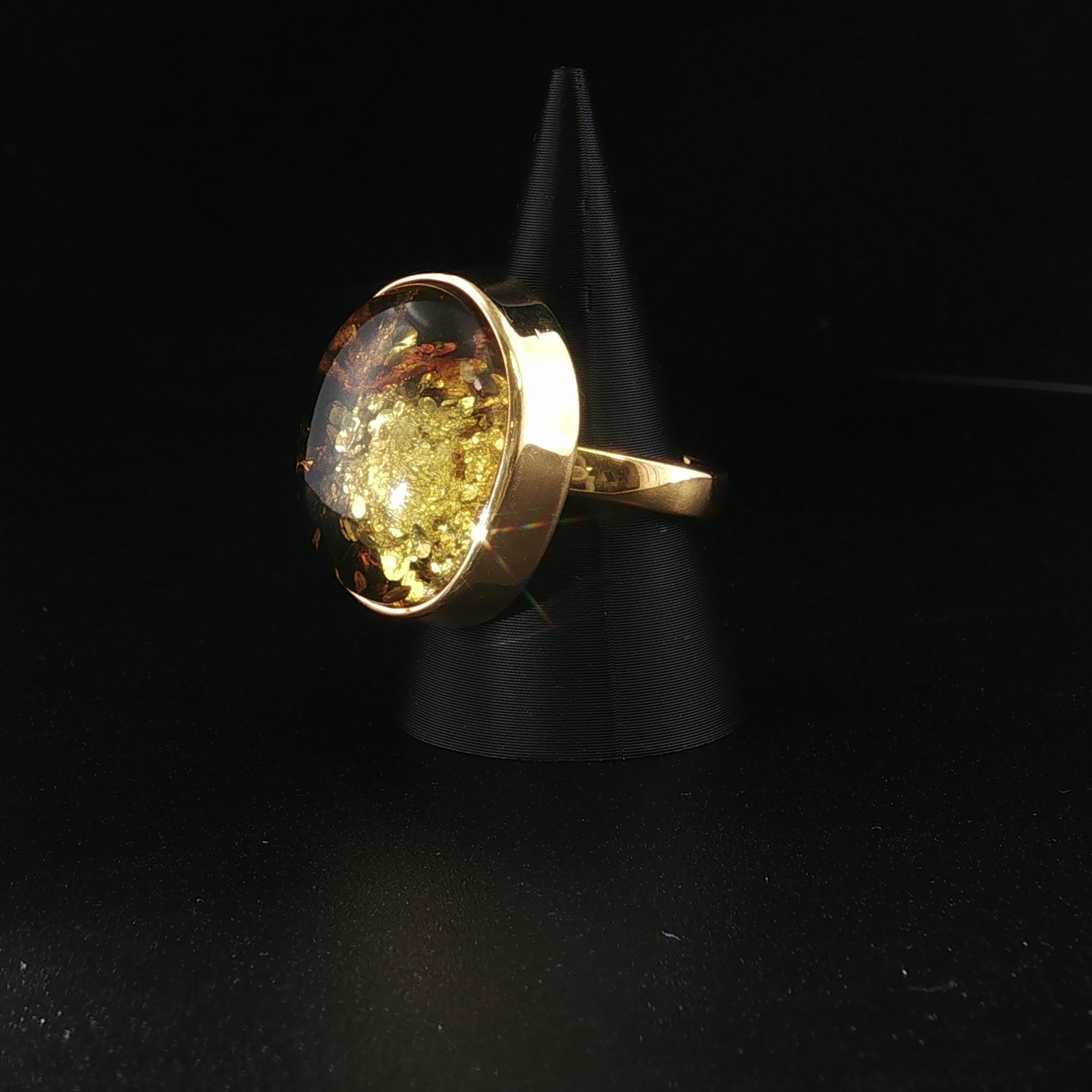 grüner Bernstein Ring