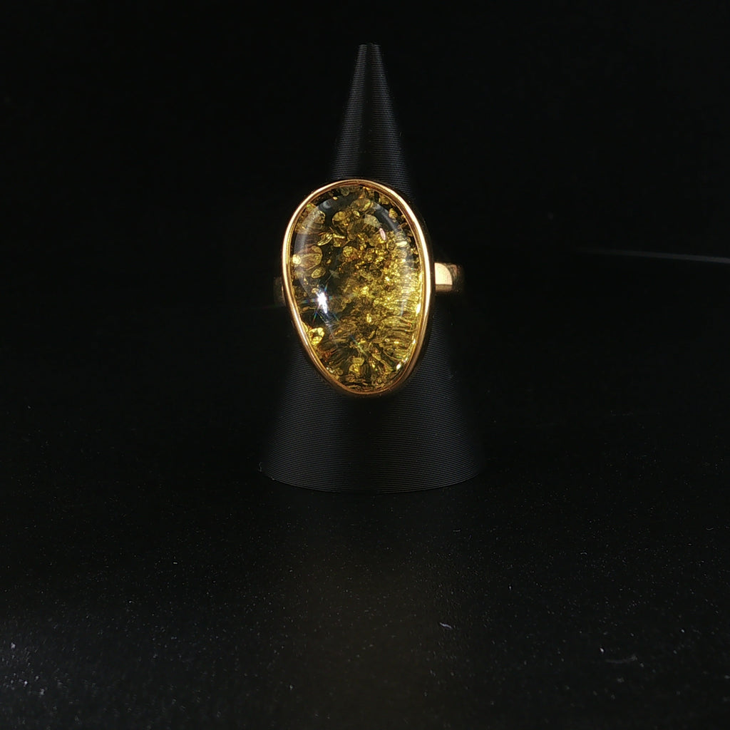 grüner Bernstein Ring