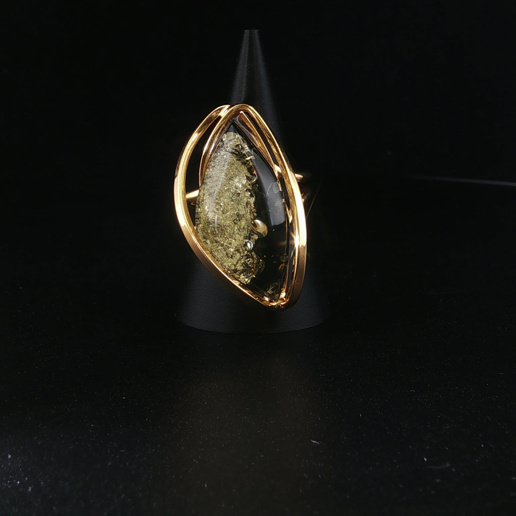 grüner Bernstein Ring