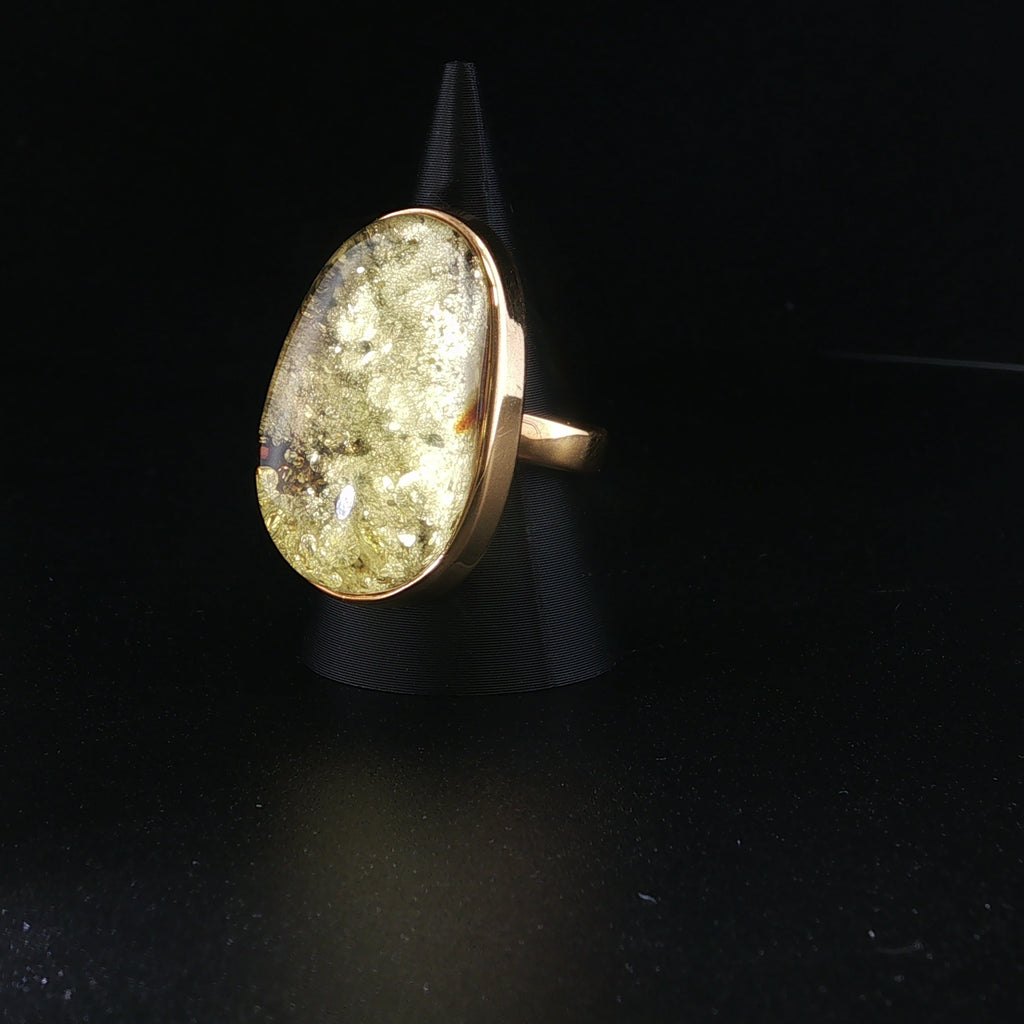 grüner Bernstein Ring