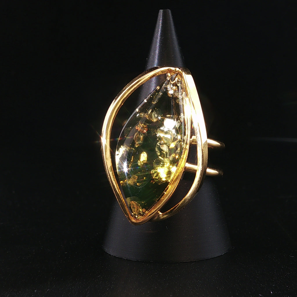 grüner Bernstein Ring