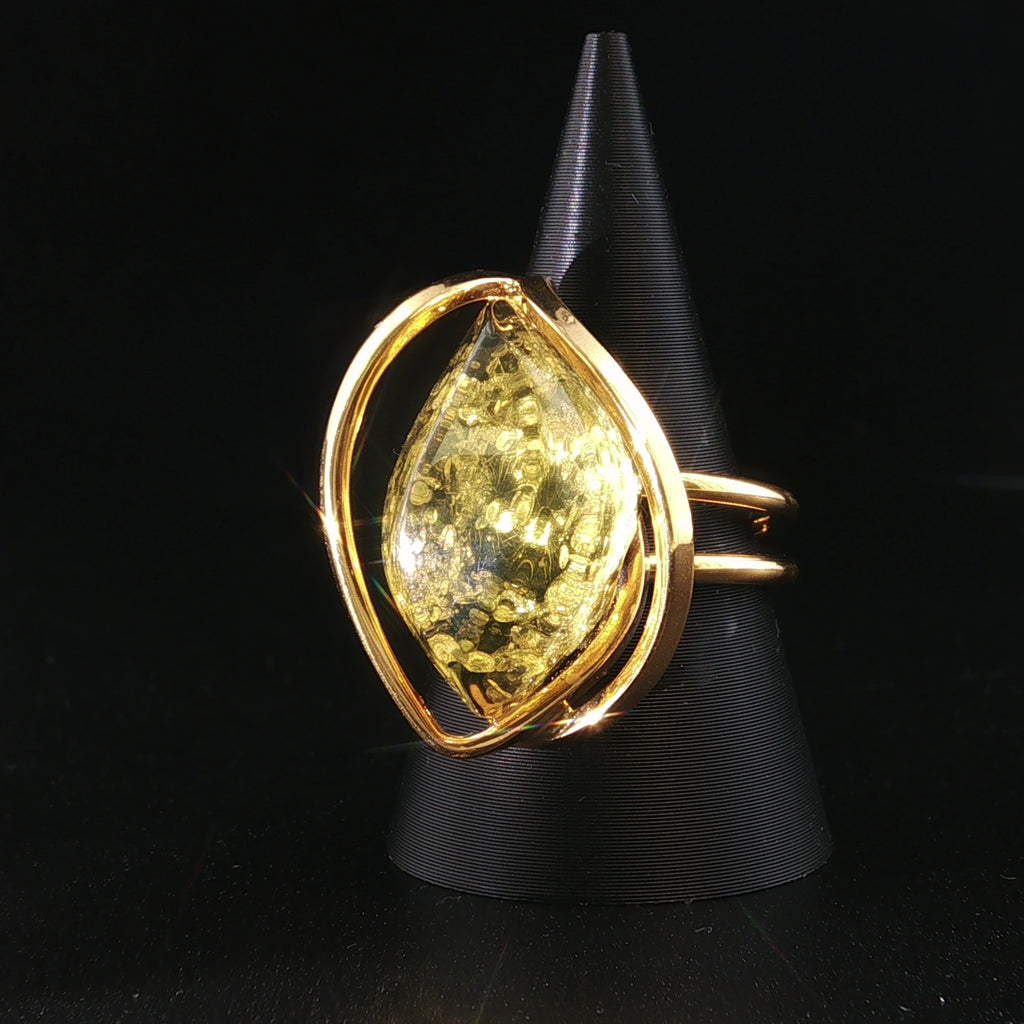 grüner Bernstein Ring