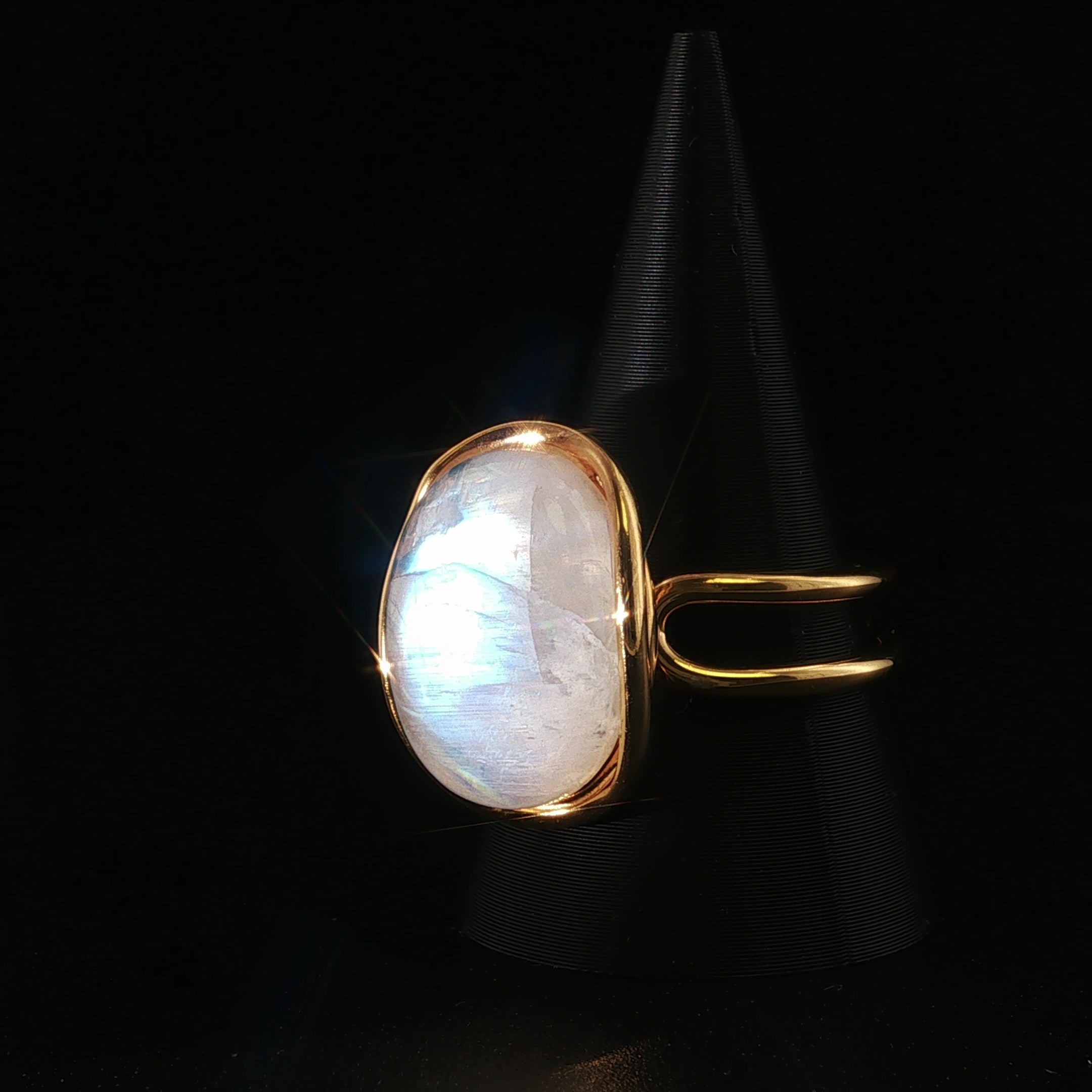 Mondstein Ring