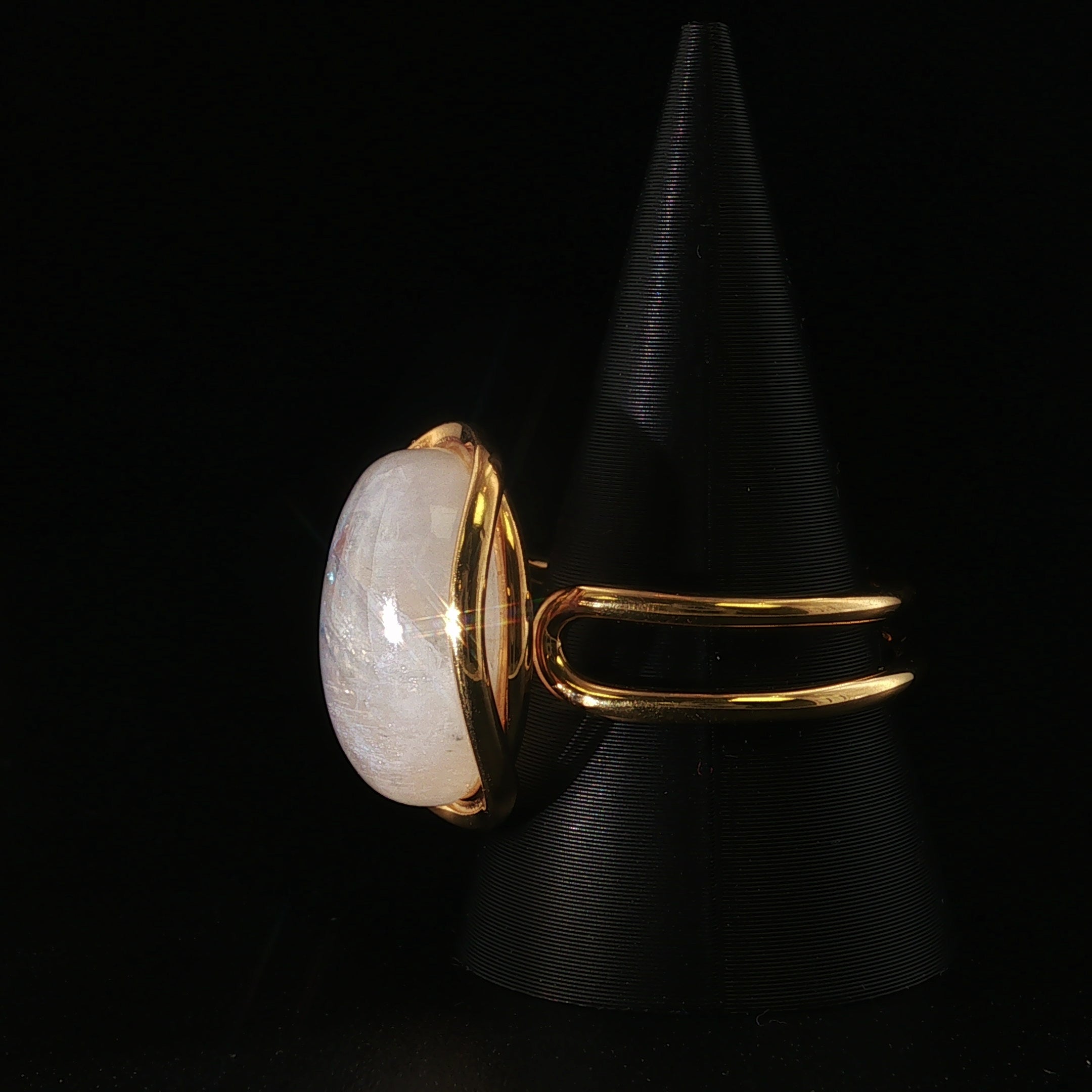 Mondstein Ring